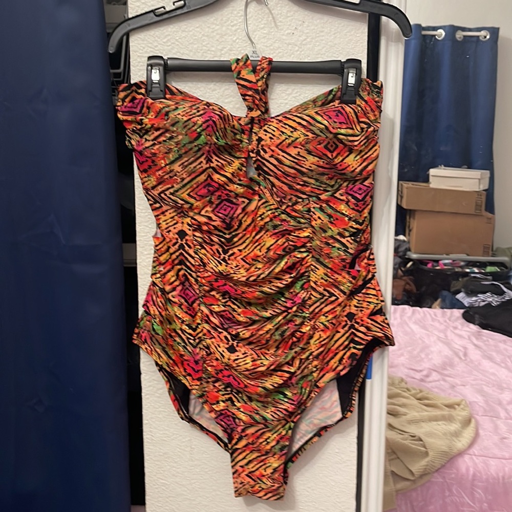 Bathing suit - Picture 10 of 12